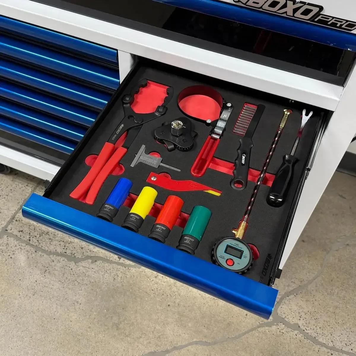 19-Piece Automotive Quick Service Tool Set - Image 3