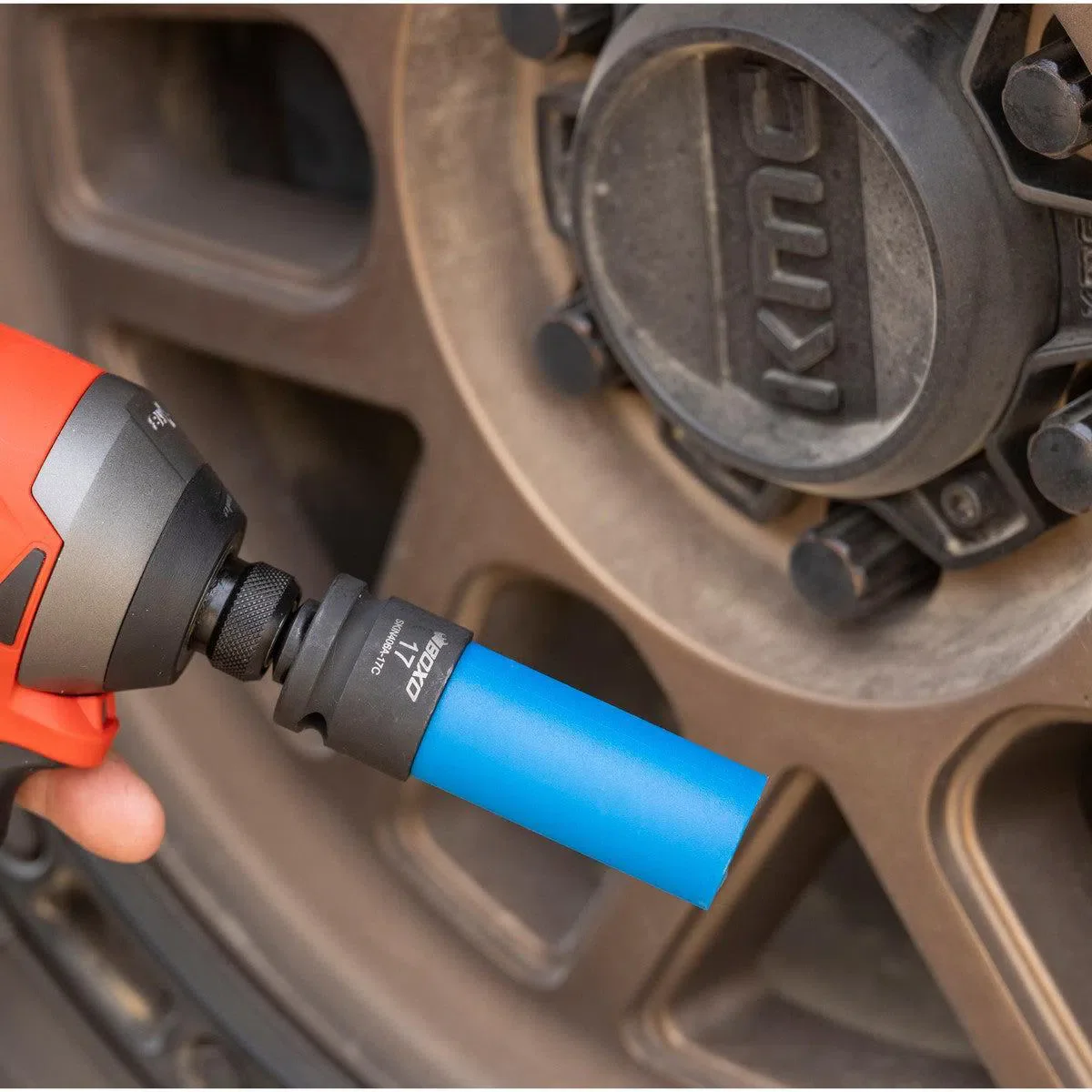 4-Piece Metric Mag Wheel Nut Impact Socket Set with Protective Sleeves - Image 2