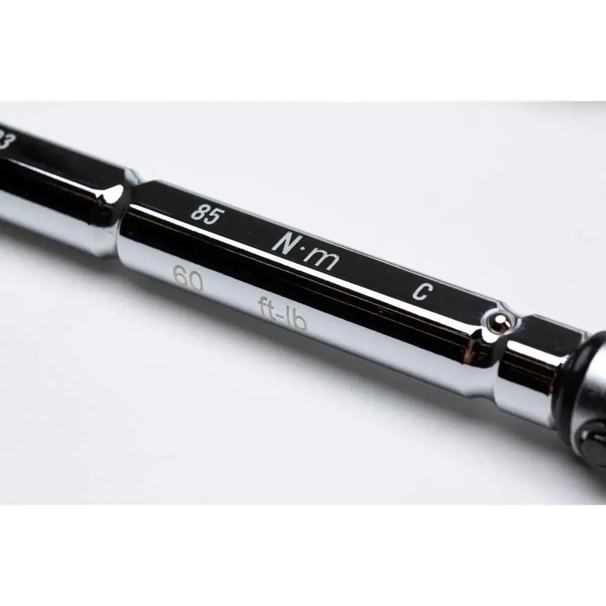1/2” Drive X-Torq 4-Setting Preset Torque Wrench (60–100 lb-ft) - Image 5